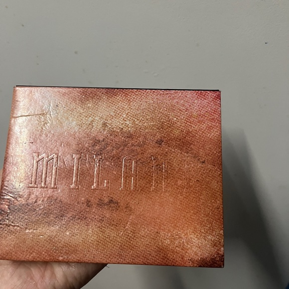 Milani All-inclusive Eye, Cheek & Face Palette-light To Medium - Picture 5 of 9